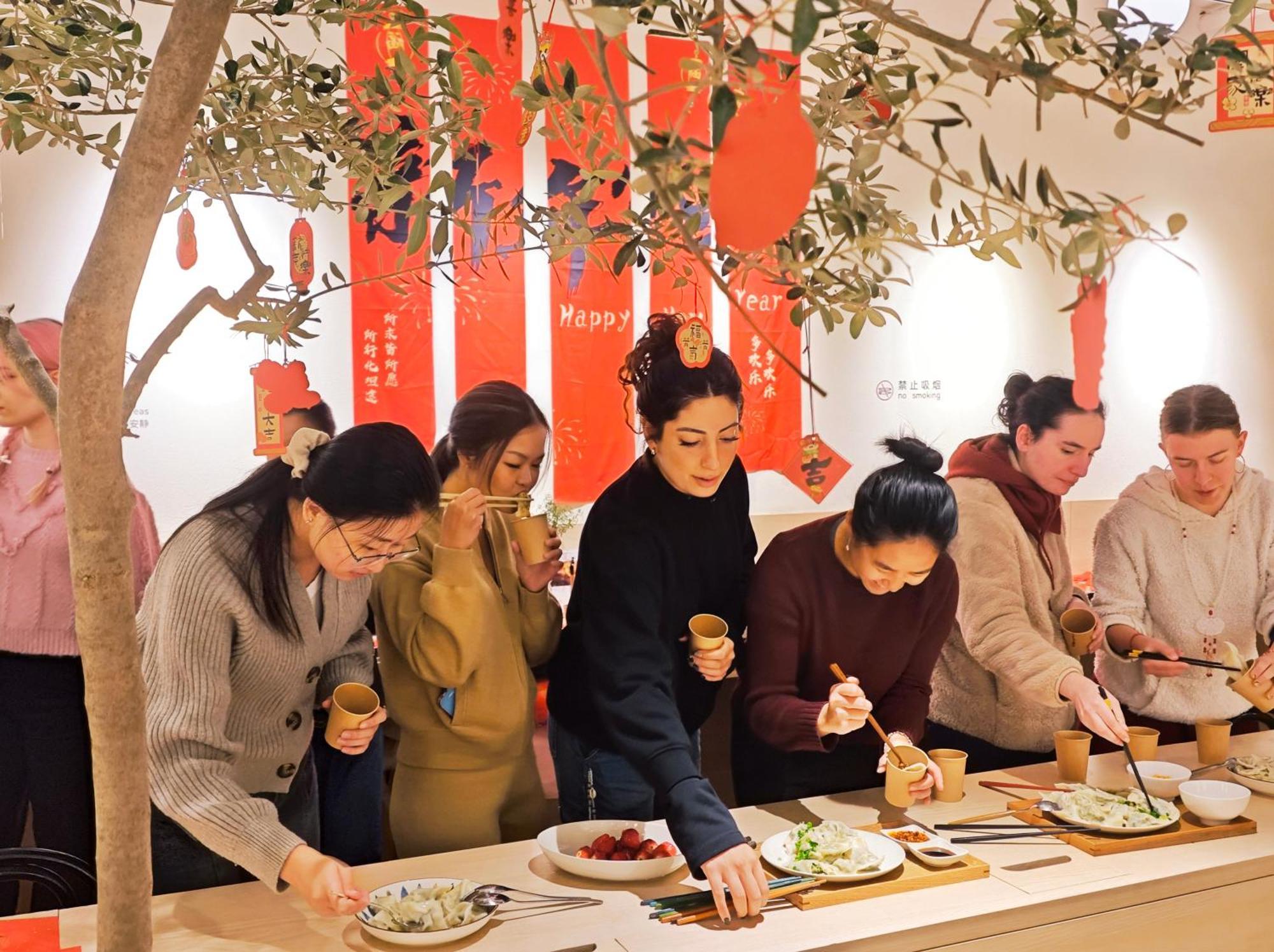 שנגחאי Hi Cozy International Youth Hostel East Nanjing Road & The Bund - Free Gym מראה חיצוני תמונה